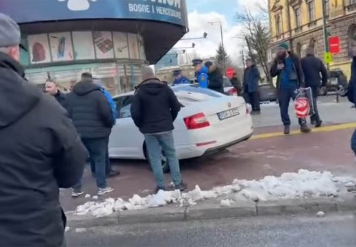BiH: Pritvor za vozača koji je u Sarajevu autom krenuo na građane koji su protestovali