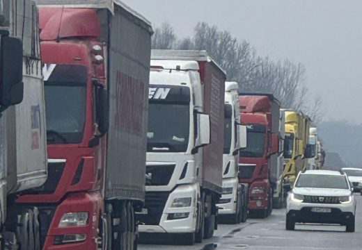 Blokade kamiona: Pitanje primjene pravila 90/180 za vozače mora biti trajno riješeno
