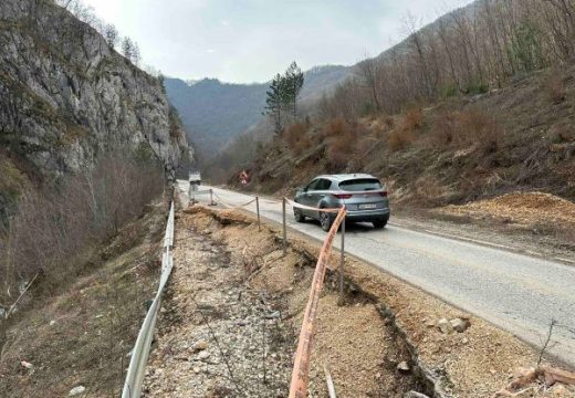 Ugrožena bezbjednost putnika: Zatvoren put Trnovo-Foča