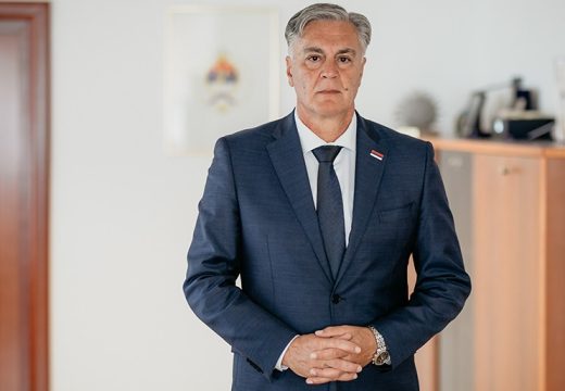 Oglasili se iz Palate: Karan pod stalnim nadzorom ljekara