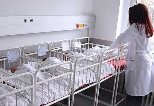 Rođeno 15 beba: Srpska bogatija za još sedam djevojčica i osam dječaka