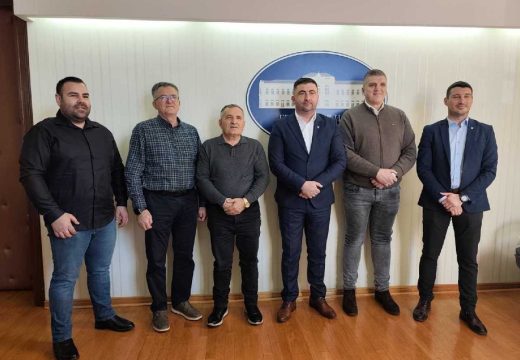 Bijeljina konačno dobija javni gradski prevoz: Potpisan ugovor sa konzorcijumom autoprevoznika