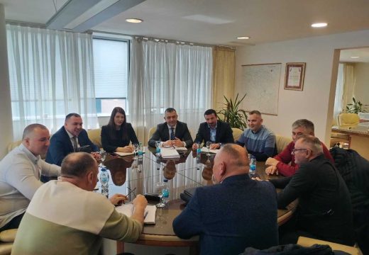 Zaštita domaće proizvodnje: Ministar poljoprivrede sa predstavnicima udruženja svinjogojaca