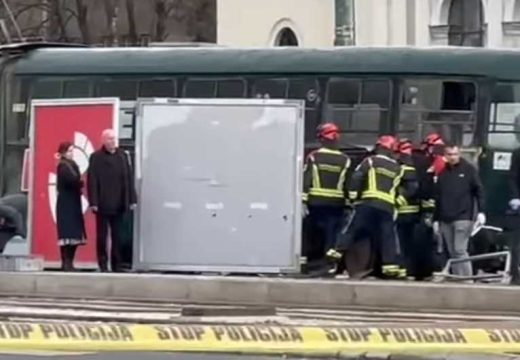 Tuga do neba: U jezivoj tramvajskoj nesreći u Sarajevu poginuo mladić (23), a djevojčici (17) je amputirana noga