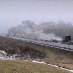 Lančani sudar u Sloveniji: Zapalio se kamion, dva vozača u bolnici (Video)