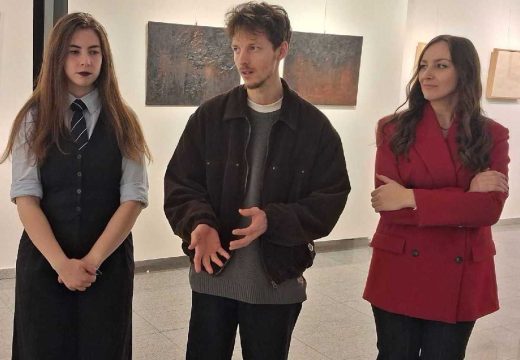 Izložba u galeriji centra za kulturu “Semberija“: Dvije umjetničke poetike na zajedničkoj izložbi (Foto)