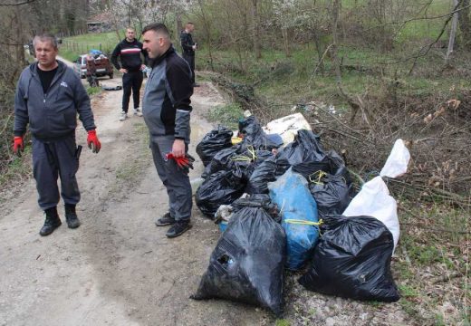 Akcija za primjer: 150 ljudi čistilo prirodu u Priboju (Foto)