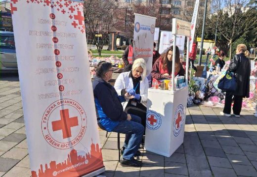 Gradska organizacija Crvenog krsta i Udruženje „Diabeta“: Besplatna kontrola šećera u krvi i humanitarni bazar (Foto)