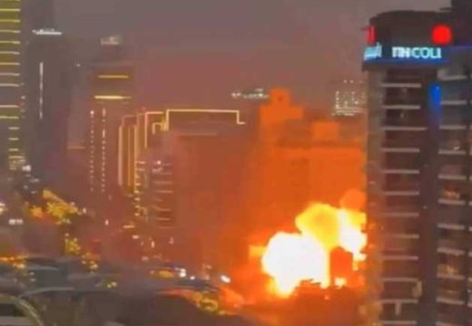 Iran zasuo UAE raketama i dronovima: Balistički projektil pogodio Dubai