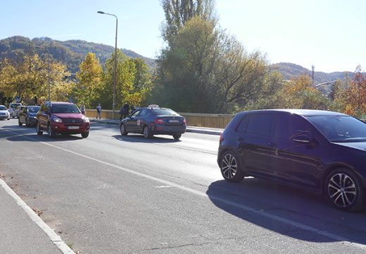 Povoljni uslovi za vožnju: Opasnost od odrona, radovi na pojedinim putnim pravcima