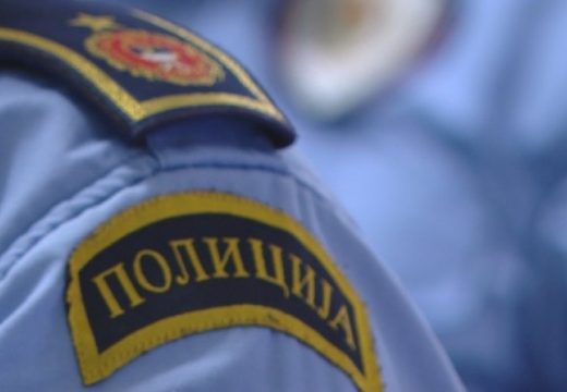 Lisice na ruke: Lišen slobode jer je vrijeđao policajca