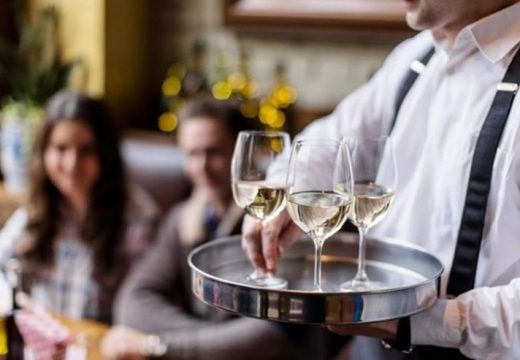 Ko zarađuje najviše, a ko najmanje: Velike razlike među sektorima u Srpskoj