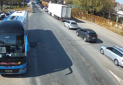 Duge kolone vozila na izlazu iz BiH: Vozači, na ovim graničnim prelazima budite strpljivi