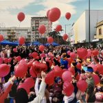 Osmomartovski vašar na Gradskom trgu: Najmlađi iz vrtića „Čika Jova Zmaj“ poklanjaju srca mamama i bakama