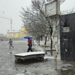 Nigdje bez kišobrana: Kiša i snijeg nastavljaju da padaju i sutra