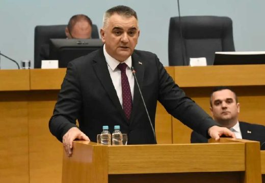 RS: Usvojena ostavka Save Minića