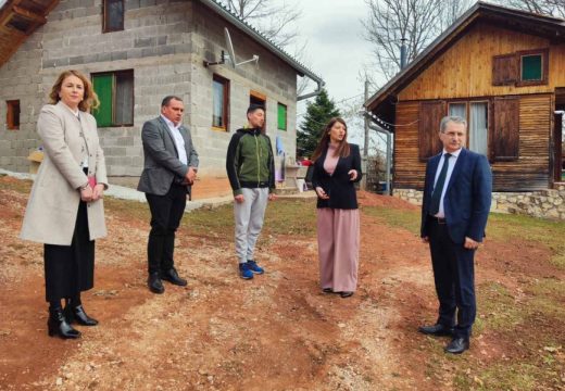 Ministarka posjetila Šumara: Povećanjem podsticaja ukazano na značaj pčelarstva