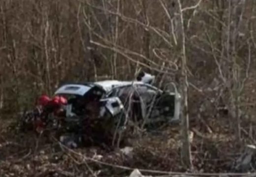 Roditelji sa bebom sletjeli u provaliju: Poznati detalji teške saobraćajne nesreće