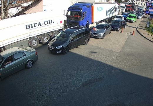 Gužva na granici: Pojačan saobraćaj na prelazima Gradiška, Brod i Ivanjica