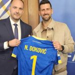 Fudbal: Zeljković poklonio dresove BiH Novaku i Stefanu Đokoviću (Foto)