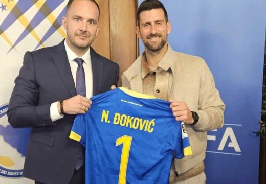 Fudbal: Zeljković poklonio dresove BiH Novaku i Stefanu Đokoviću (Foto)