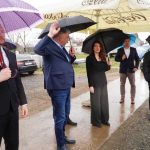 Kuzmićeva u Prijedoru: Obišla radove na izgradnji zaštitnog parapetnog zida i farmu “Škundrić”