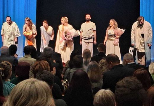 Gradsko pozorište „Semberija“: Odigrana premijera „Odisej – stvaranje heroja“ (Foto)
