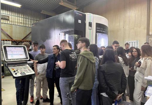 Bijeljina: Učenici i nastavnici Vazduhoplovne akademije iz Beograda posjetili bijeljinski “Orao” (Foto)