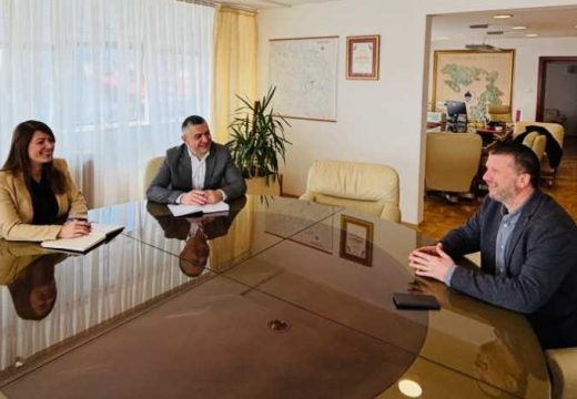 O aktuelnim mjerama podsticaja: Ministar poljoprvirede na sastanku sa načelnikom opštine Petrovo