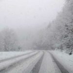 Oprez vozačima: Snijeg otežava saobraćaj u višim predjelima