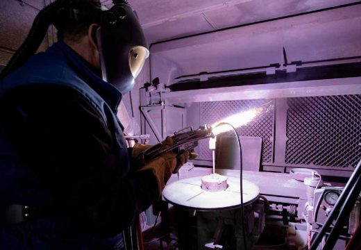 Privreda: Metalizacija ili termalno nanošenje prevlaka – proces koji bijeljinski „Orao“ vrši u okviru Remonta (Foto)