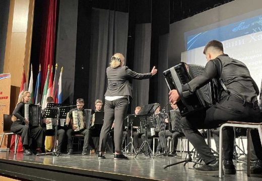 Učestvuje 150 harmonikaša iz petnaest država: Osamnaesti Međunarodni festival Dani harmonike u Bijeljini (Foto)