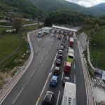 Prvomajski vikend paralisao saobraćaj: Vozači zarobljeni prema jugu BiH, a gužve na naplatnim kućicama i granicama