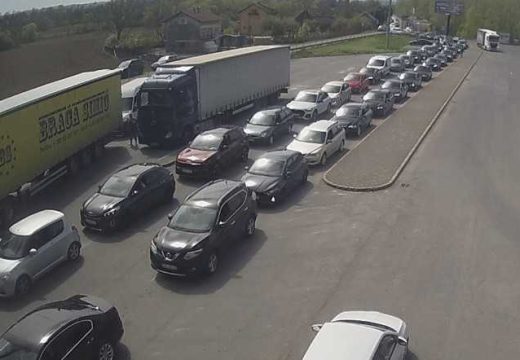 Novi sistem ulaska u EU: Kilometarske kolone na graničnim prelazima (Foto)