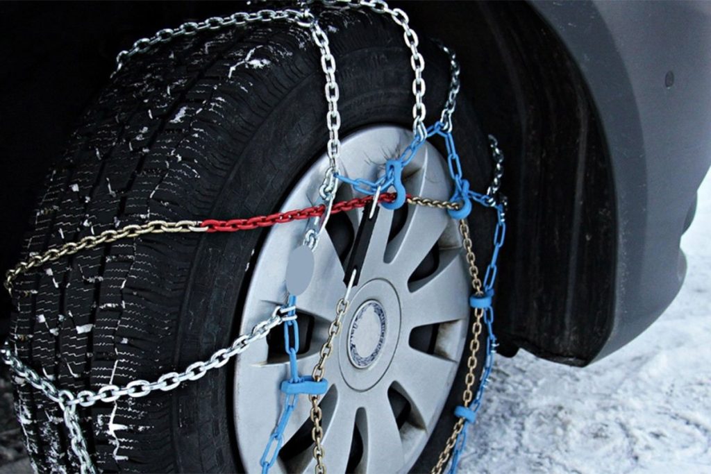 Saobraćaj: Zimska oprema od danas nije obavezna; Iz AMS RS apeluju da je vozači ipak zadrže