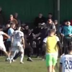 Nezapamćen skandal: Huligani utrčali na teren i tukli igrače Slobode (Video)