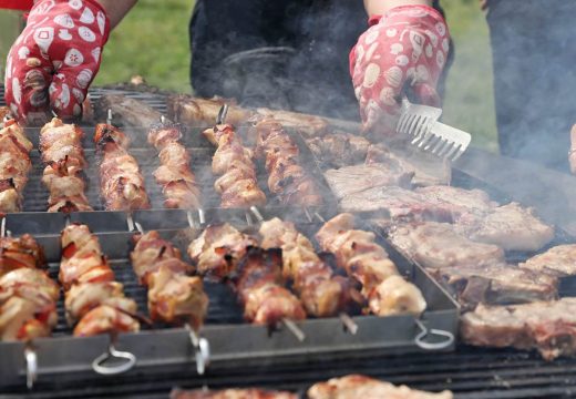 Najčešće greške na roštilju: Evo zašto meso ispada suvo i bez ukusa