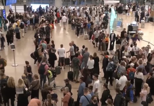 “U redu za pasošku kontrolu stajali 7 sati”: Kolaps na aerodromima širom Evrope
