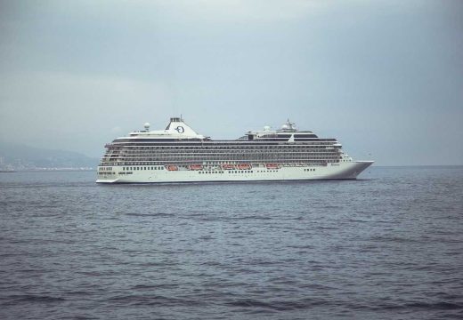 Svijet: Nakon 47 dana prvi kruzer prošao Ormuskim moreuzom