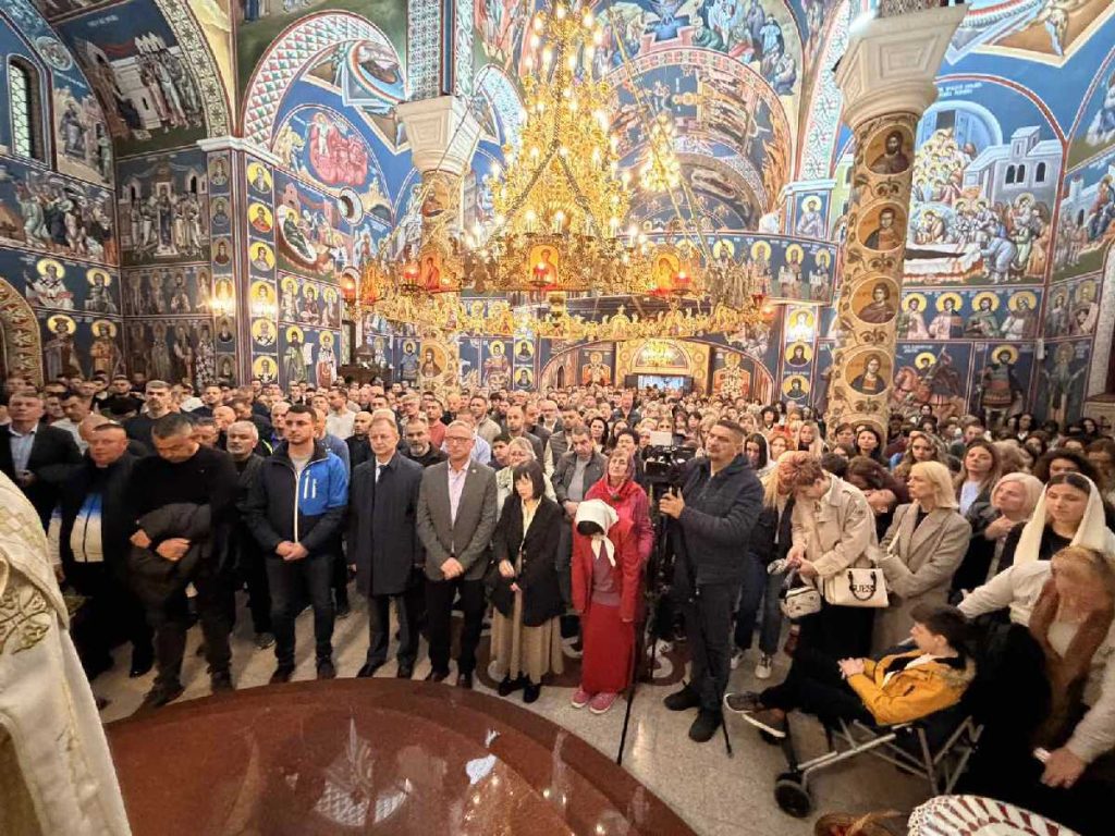 Bijeljina: Vaskršnja liturgija u hramu Rođenja presvete Bogorodice