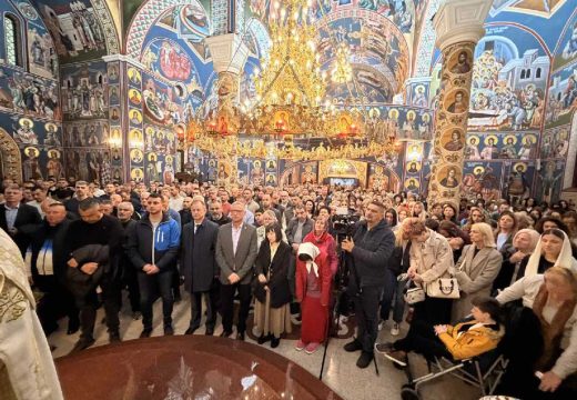 Bijeljina: Vaskršnja liturgija u hramu Rođenja presvete Bogorodice