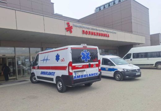 Hronika: Djevojka povrijeđena u saobraćajnoj nezgodi helikopterom prebačena u UKC Srpske