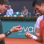 Novak na Vaskrs pokazao svijetu kako to rade Srbi: Grlio Rusa u Beogradu i izvinjavao se publici