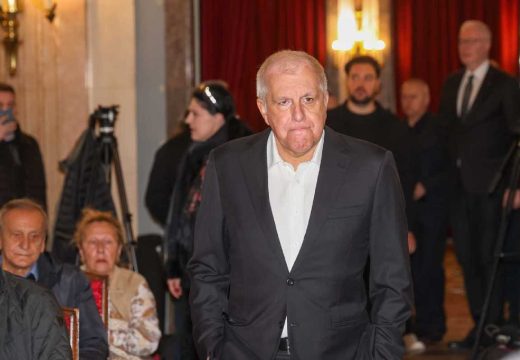 Legende se opraštaju od trenera: Pogledajte ko je sve došao na komemoraciju Dušku Vujoševiću