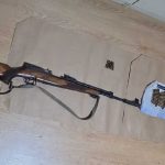 Bratunac: Bježeći od policije iz automobila izbacio pušku