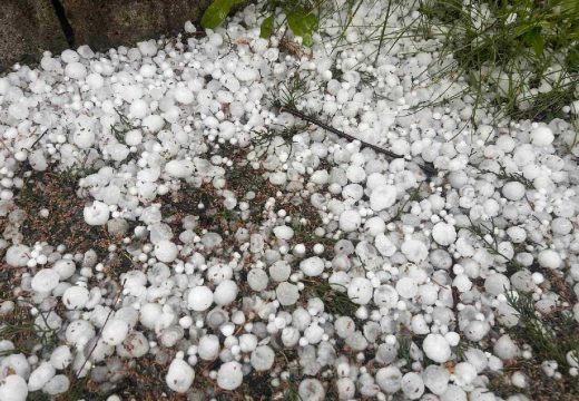 Jako nevrijeme pogodilo BiH: Padao grad, nestalo struje VIDEO