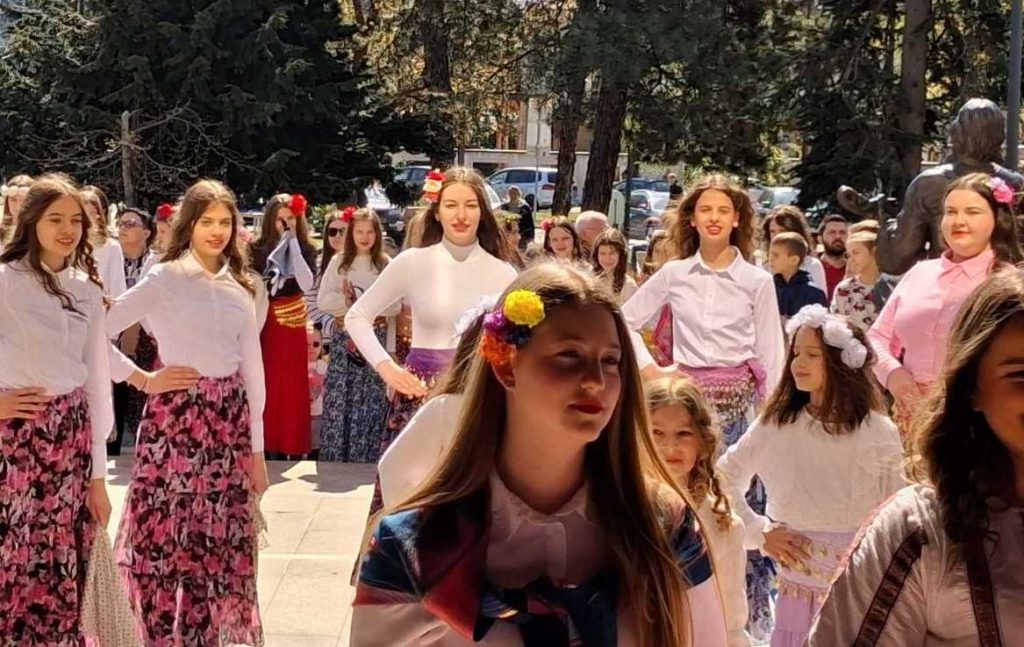 Pozdrav Vaskrsu i proljeću: Lazarice za sreću i zdravlje (Foto/Video)
