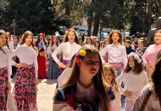 Pozdrav Vaskrsu i proljeću: Lazarice za sreću i zdravlje (Foto/Video)