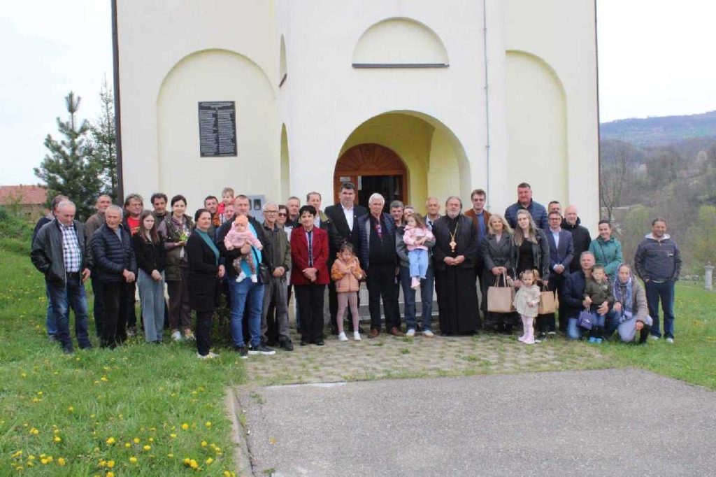 Vaskršnji susret u Rastošnici: Liturgija i sastanak mještana u vezi poboljšanja uslova života