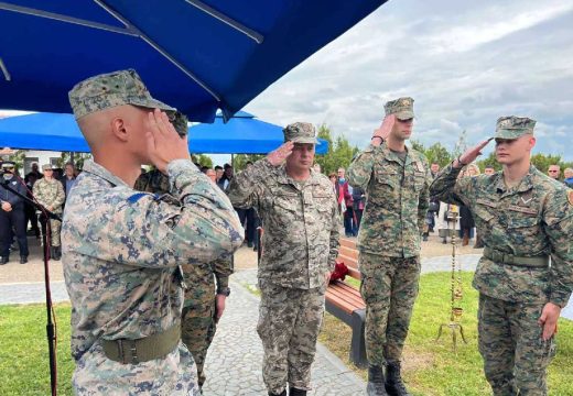 Na gradskom groblju Pučile u Bijeljini: Obilježena godišnjica od pogibije 33 borca na Banj brdu (Foto)